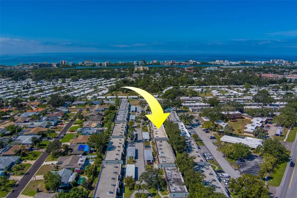 13827 Mission Oaks Boulevard Seminole FL 33776