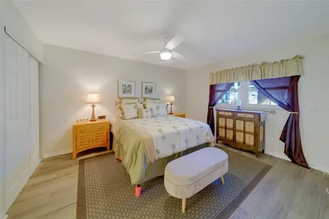 13827 Mission Oaks Boulevard Seminole FL 33776