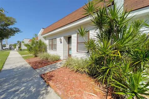 13827 Mission Oaks Boulevard Seminole FL 33776