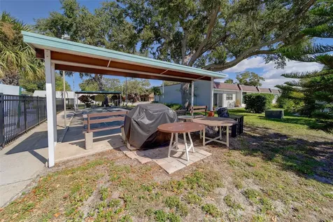 13827 Mission Oaks Boulevard Seminole FL 33776
