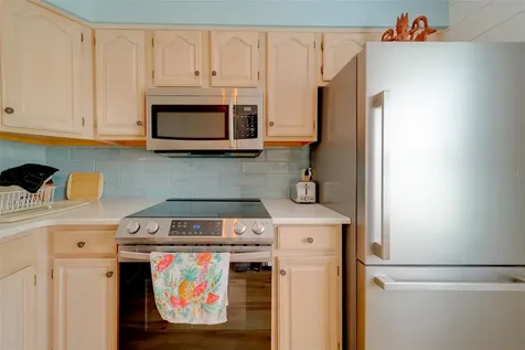 13827 Mission Oaks Boulevard Seminole FL 33776