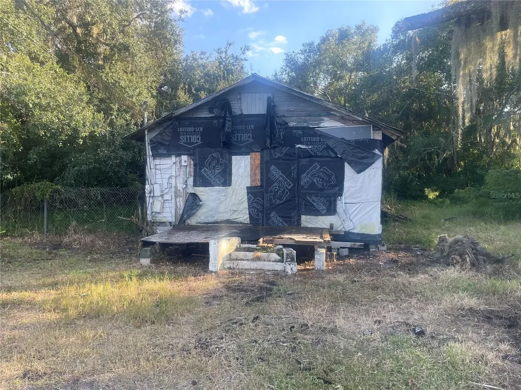 2811 E 20th Street Sanford FL 32771