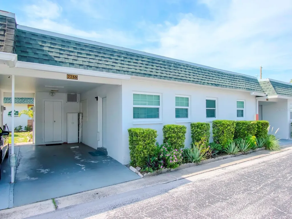 7755 39th Avenue N St Petersburg FL 33709