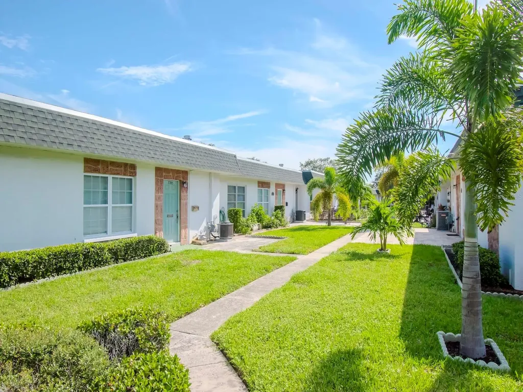 7755 39th Avenue N St Petersburg FL 33709