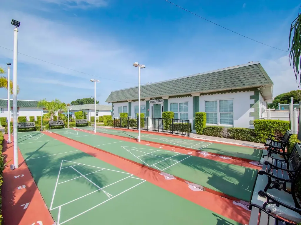 7755 39th Avenue N St Petersburg FL 33709