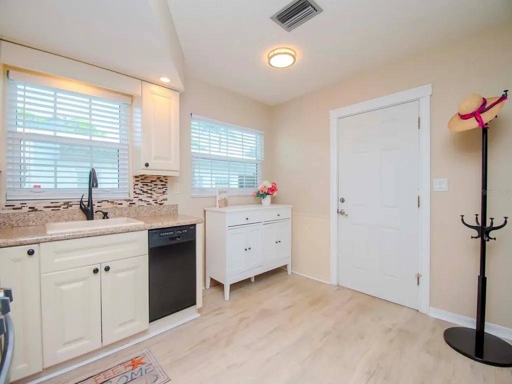 7755 39th Avenue N St Petersburg FL 33709