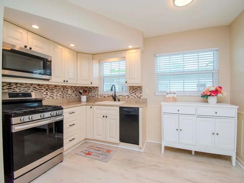 7755 39th Avenue N St Petersburg FL 33709