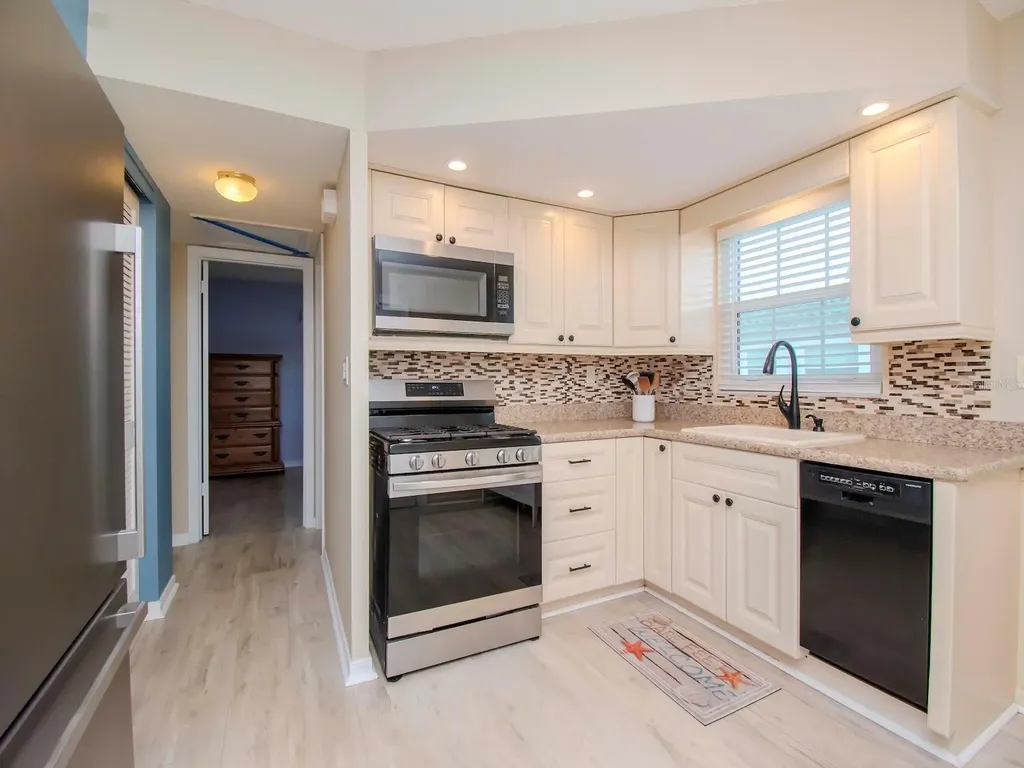7755 39th Avenue N St Petersburg FL 33709