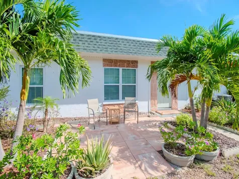 7755 39th Avenue N St Petersburg FL 33709
