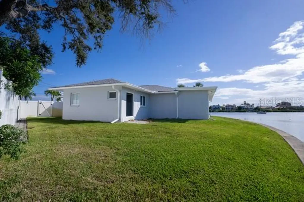 7800 4th Avenue S St Petersburg FL 33707