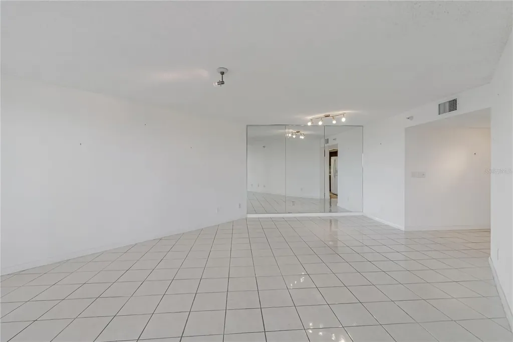 5940 Pelican Bay Plaza S Gulfport FL 33707