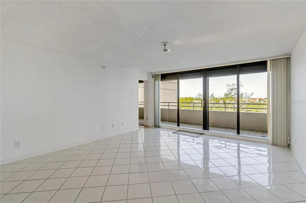 5940 Pelican Bay Plaza S Gulfport FL 33707