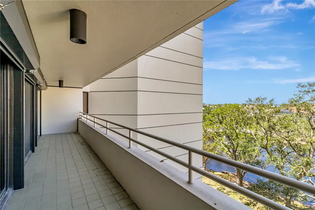 5940 Pelican Bay Plaza S Gulfport FL 33707