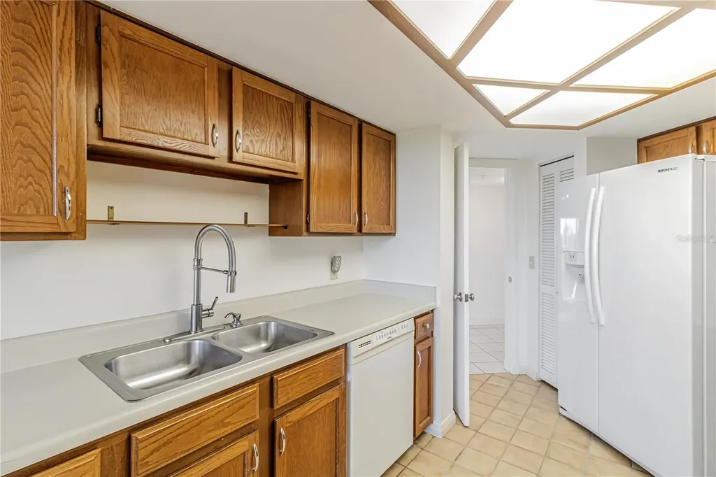 5940 Pelican Bay Plaza S Gulfport FL 33707