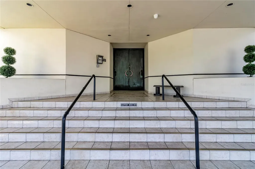 5940 Pelican Bay Plaza S Gulfport FL 33707