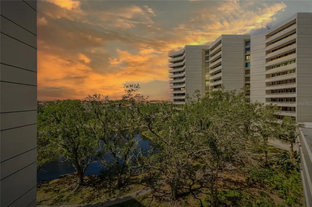 5940 Pelican Bay Plaza S Gulfport FL 33707