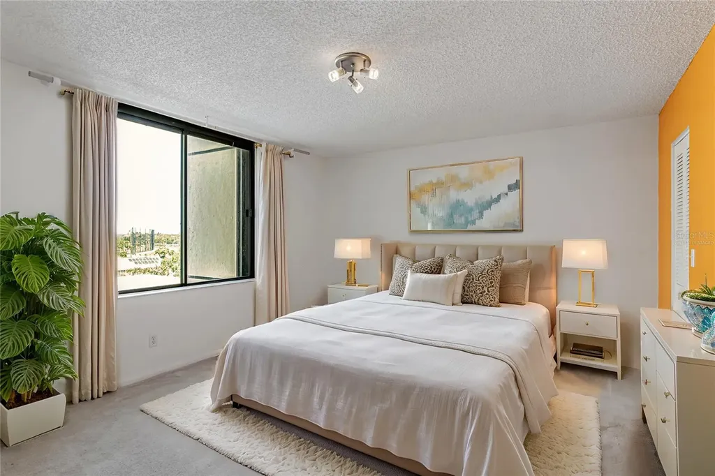 5940 Pelican Bay Plaza S Gulfport FL 33707