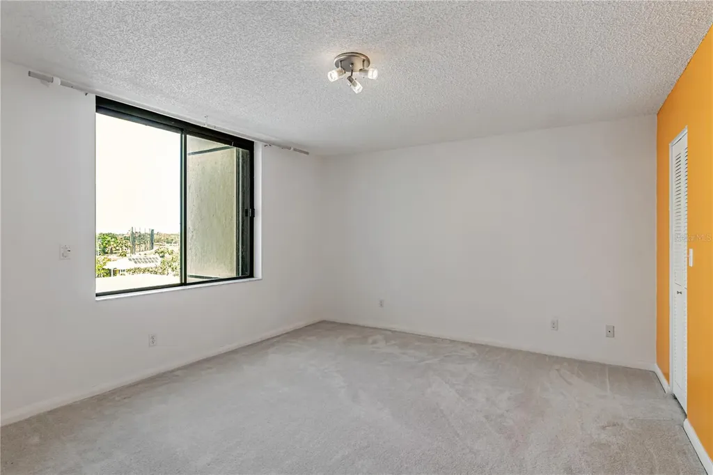 5940 Pelican Bay Plaza S Gulfport FL 33707