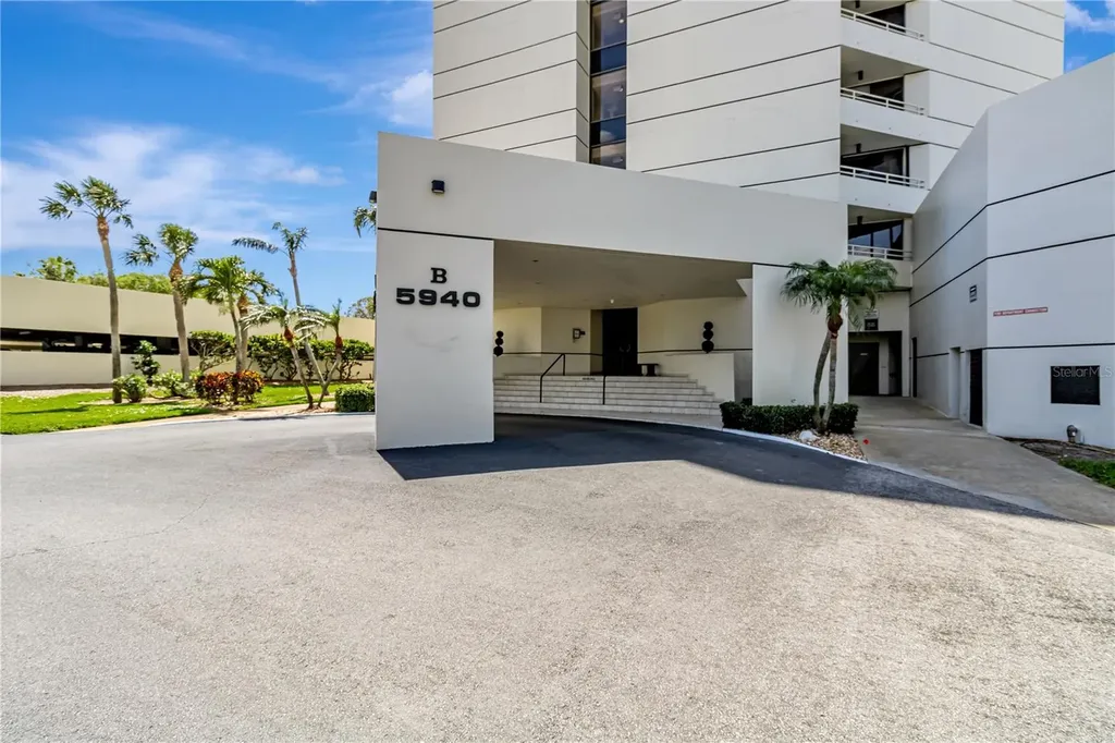 5940 Pelican Bay Plaza S Gulfport FL 33707