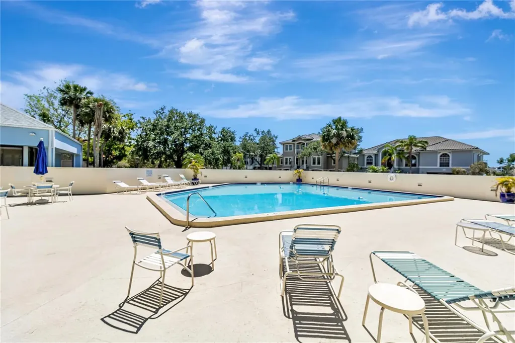 5940 Pelican Bay Plaza S Gulfport FL 33707