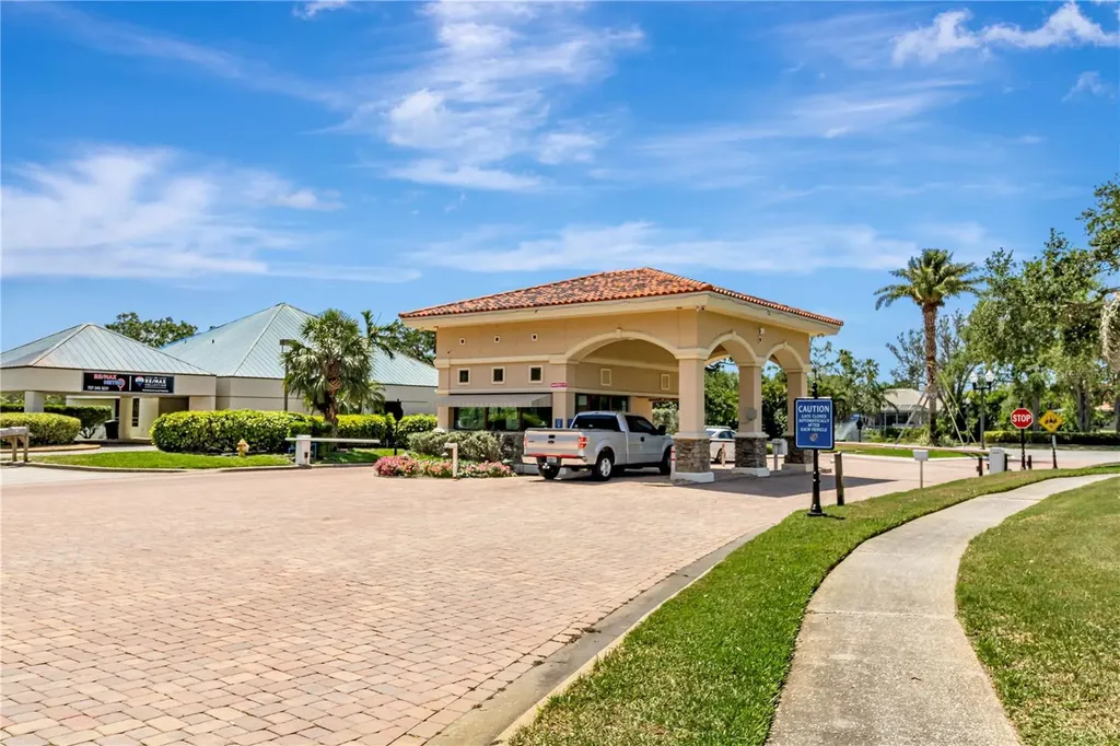 5940 Pelican Bay Plaza S Gulfport FL 33707