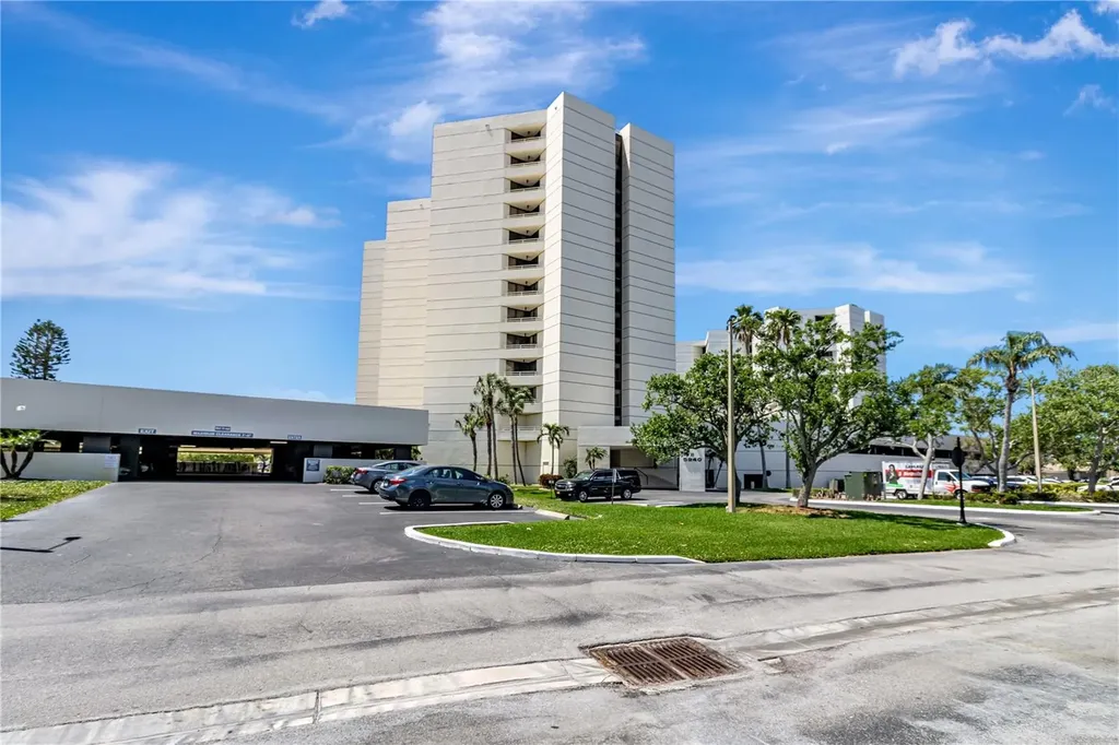 5940 Pelican Bay Plaza S Gulfport FL 33707