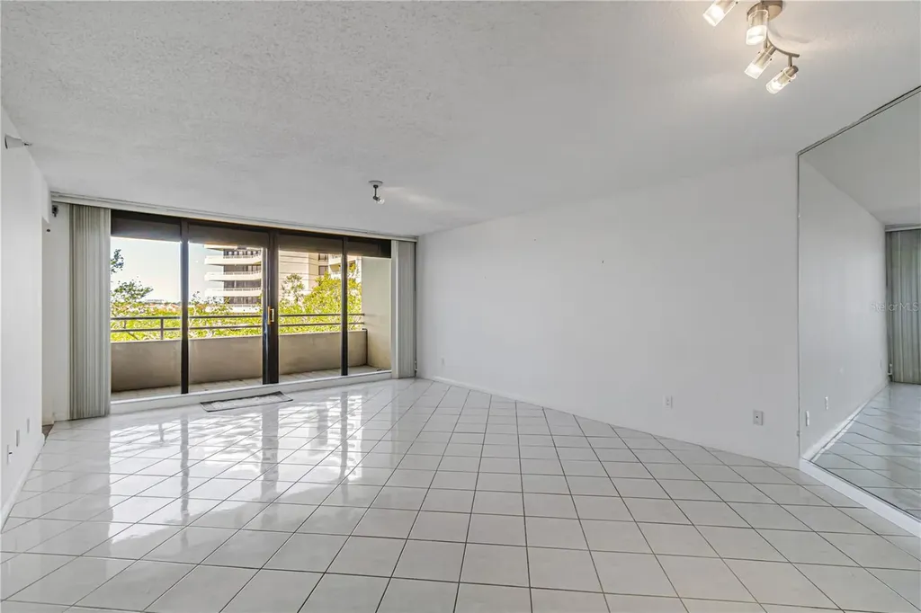 5940 Pelican Bay Plaza S Gulfport FL 33707