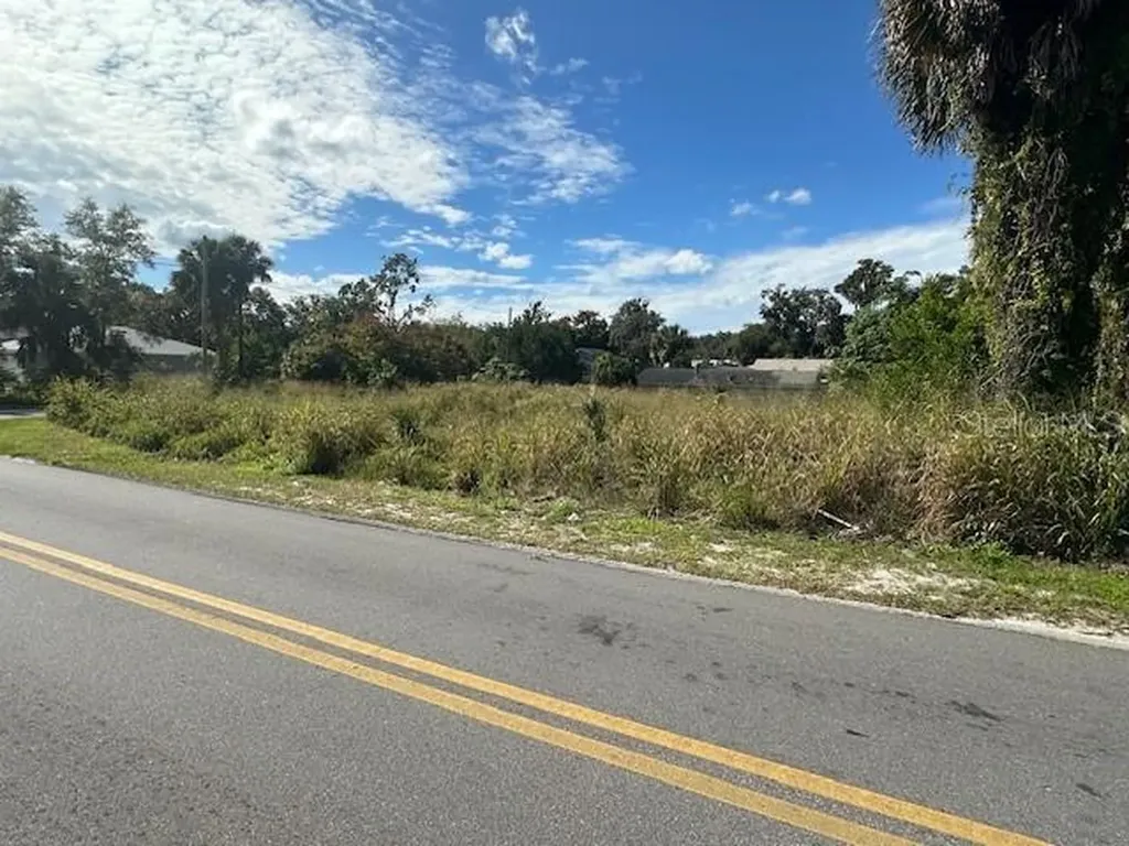 512 S Adelle Avenue Deland FL 32720
