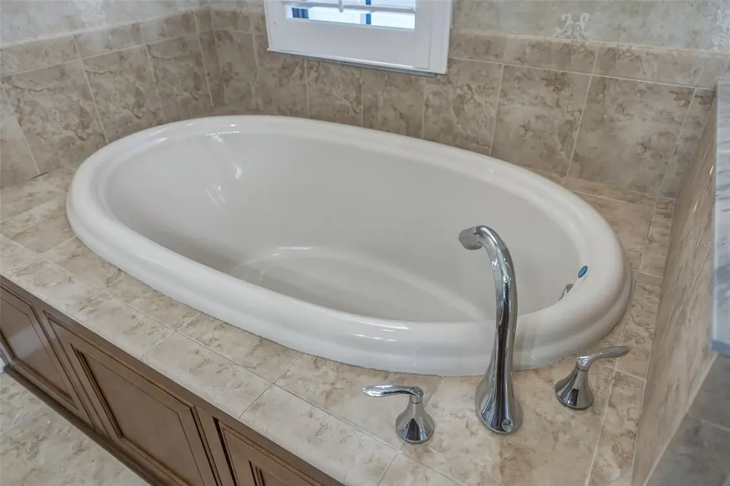9610 Bay Grove Lane Tampa FL 33615