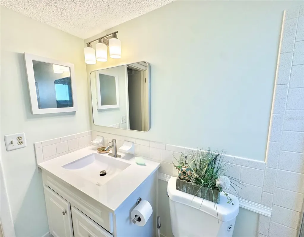5725 12th Avenue N St Petersburg FL 33710