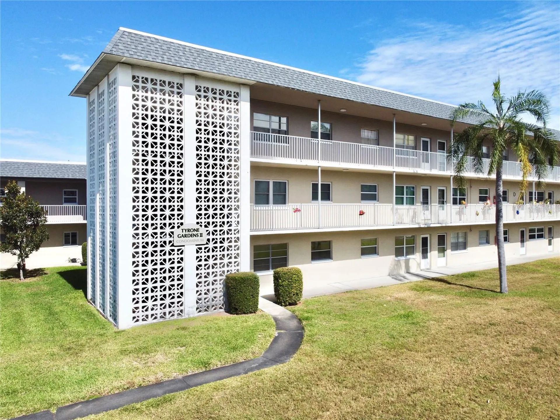 5725 12th Avenue N St Petersburg FL 33710