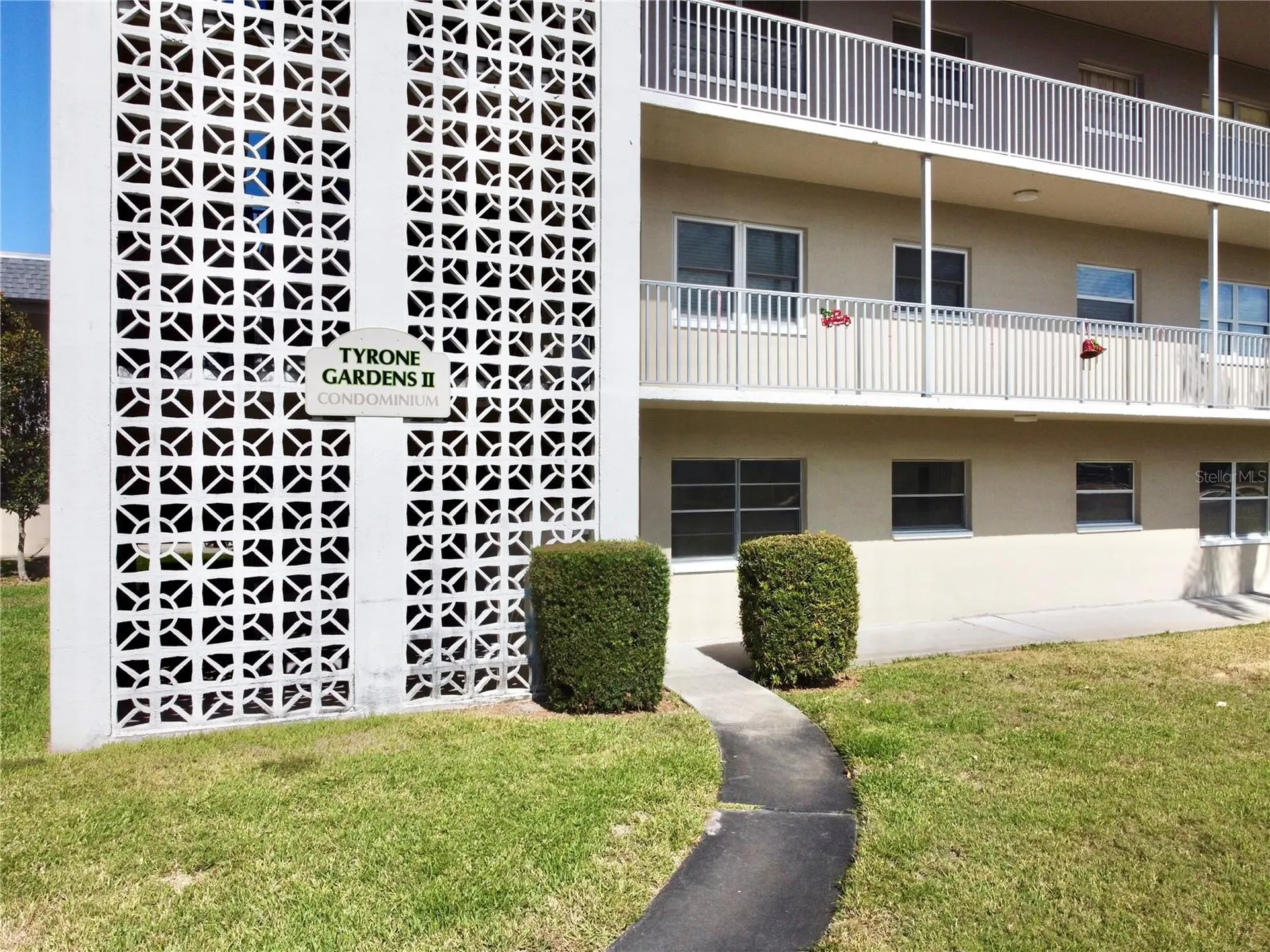 5725 12th Avenue N St Petersburg FL 33710
