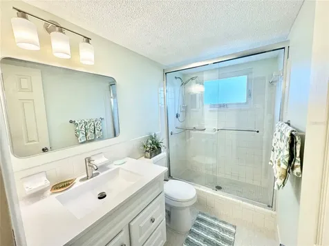 5725 12th Avenue N St Petersburg FL 33710