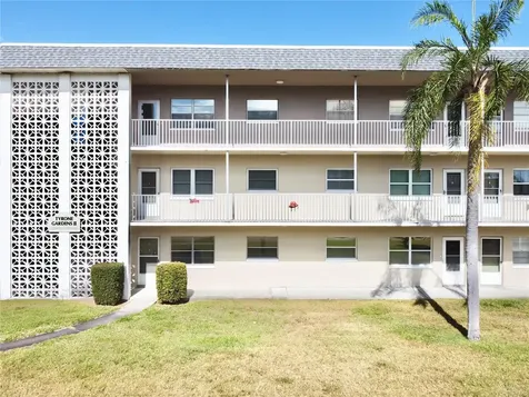 5725 12th Avenue N St Petersburg FL 33710