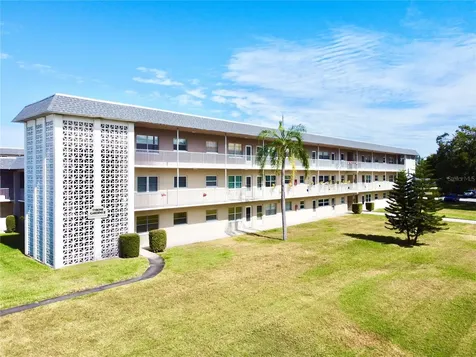 5725 12th Avenue N St Petersburg FL 33710