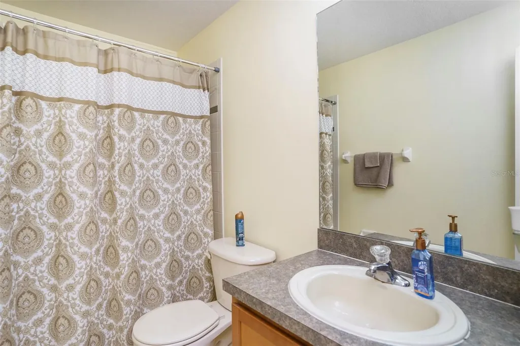 3869 Island Way St Petersburg FL 33705