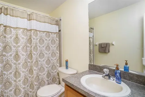 3869 Island Way St Petersburg FL 33705