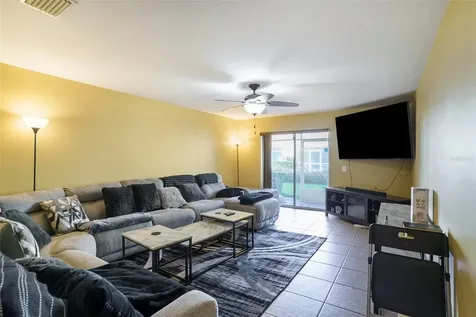 3869 Island Way St Petersburg FL 33705