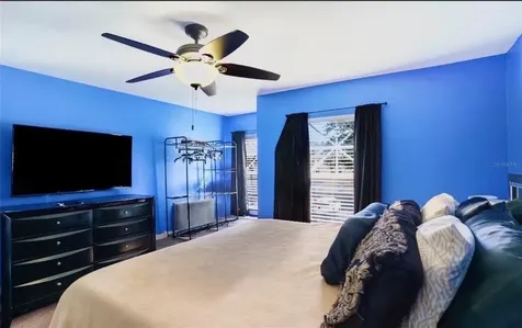 3869 Island Way St Petersburg FL 33705