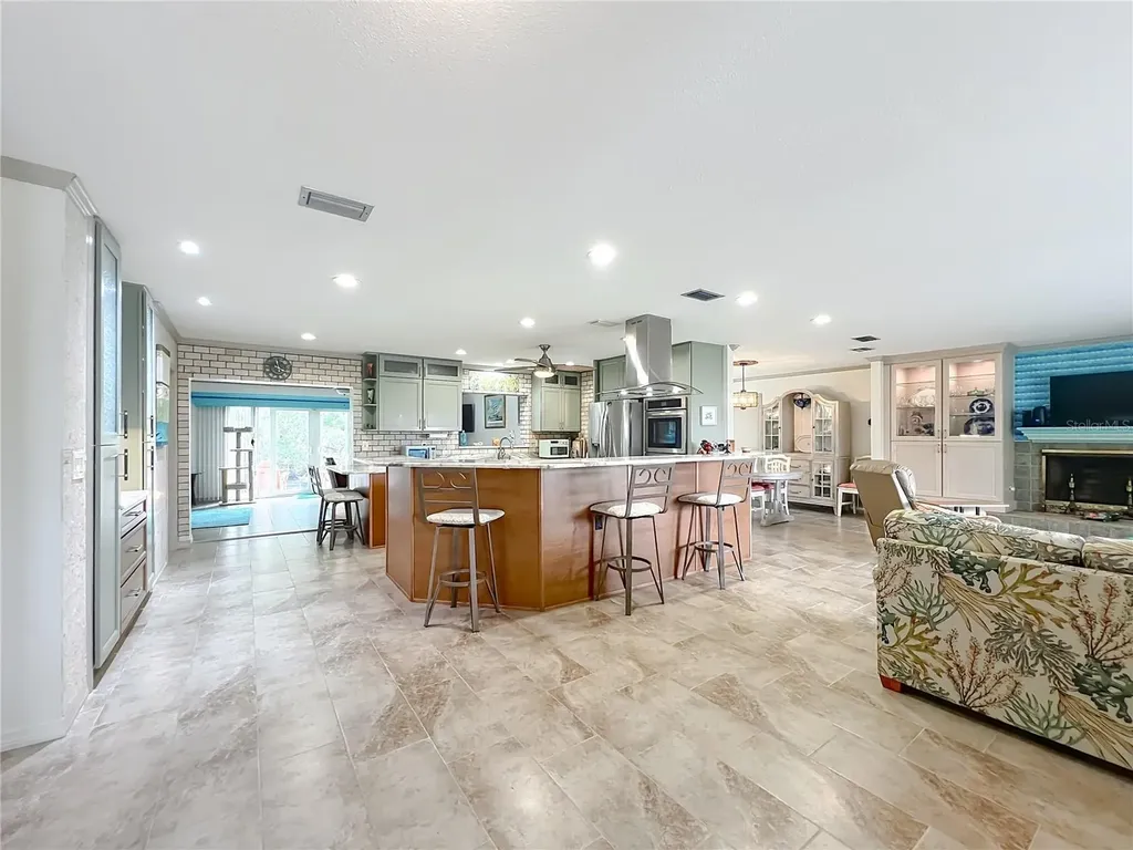 2160 N Watersedge Drive Crystal River FL 34429