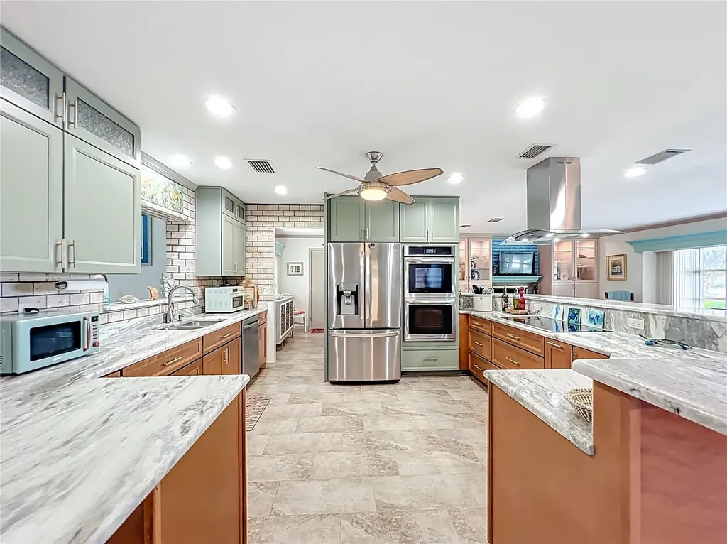 2160 N Watersedge Drive Crystal River FL 34429