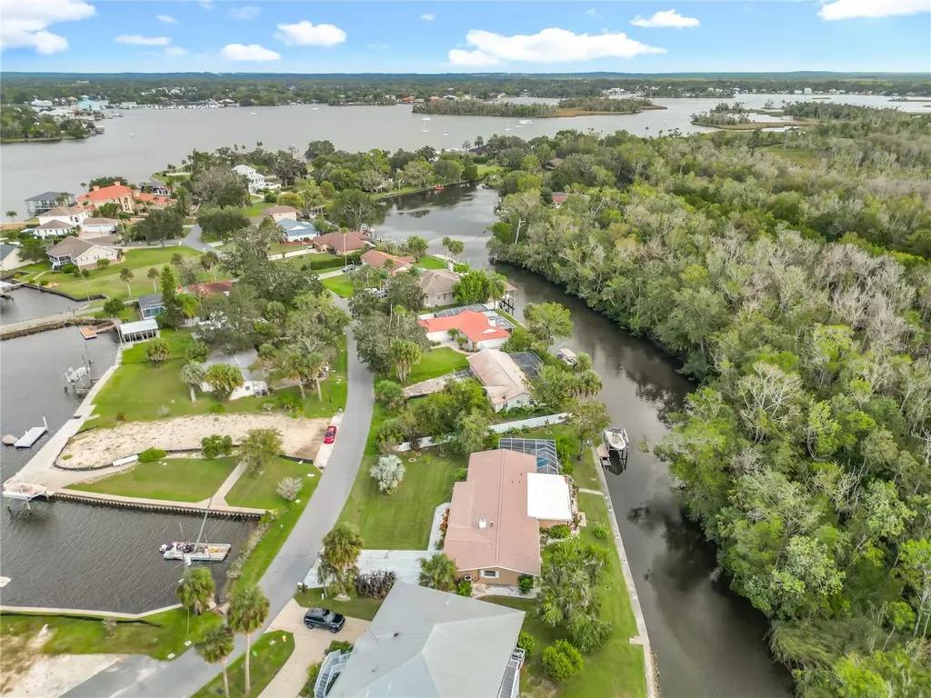 2160 N Watersedge Drive Crystal River FL 34429