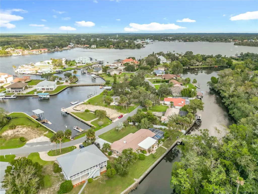 2160 N Watersedge Drive Crystal River FL 34429