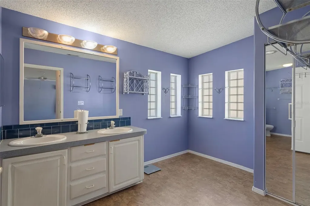 2005 Lake Linda Circle Lutz FL 33558