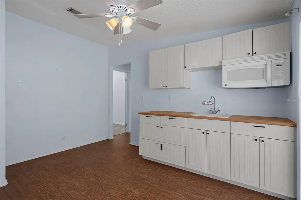2005 Lake Linda Circle Lutz FL 33558