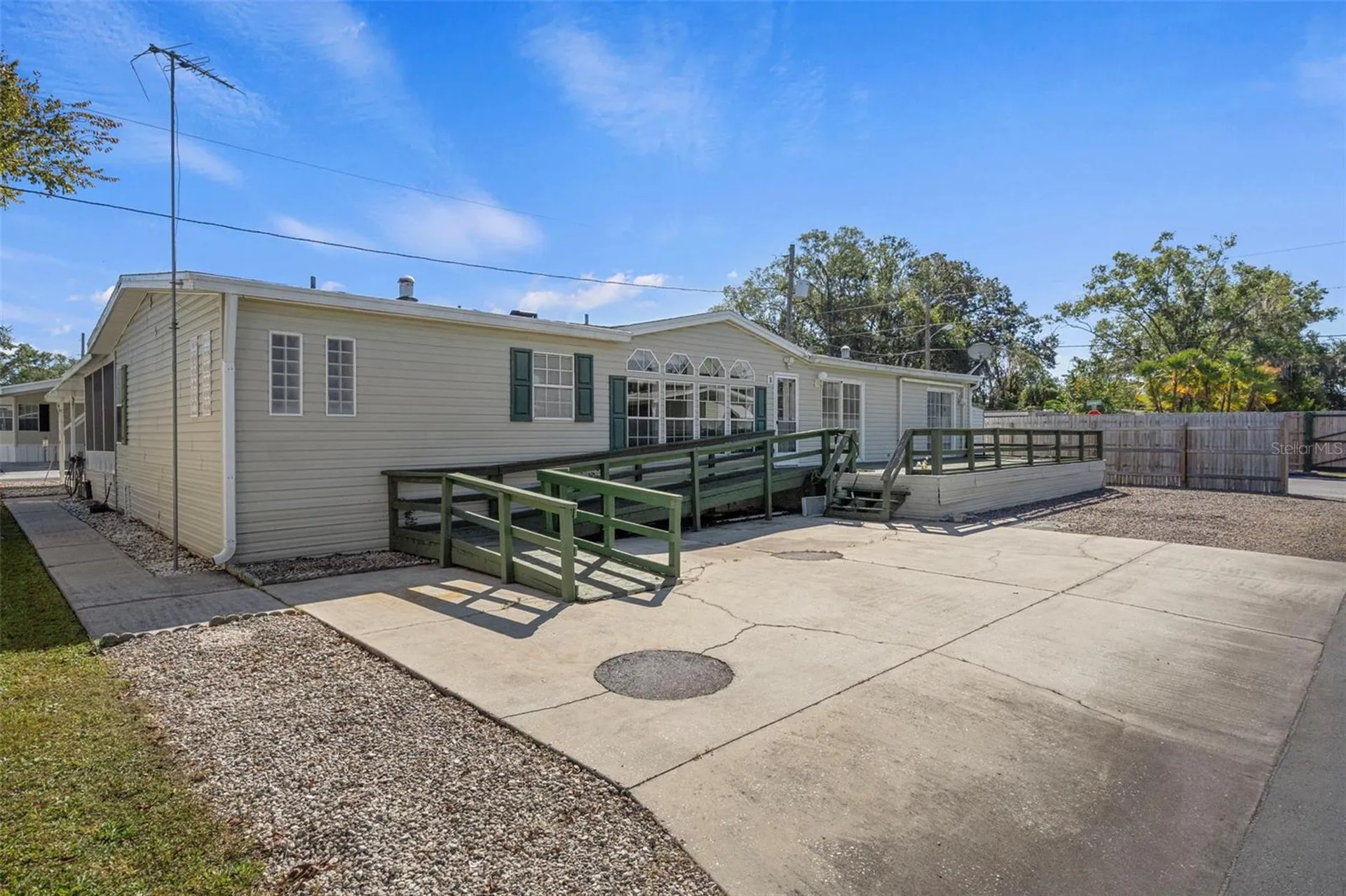 2005 Lake Linda Circle Lutz FL 33558