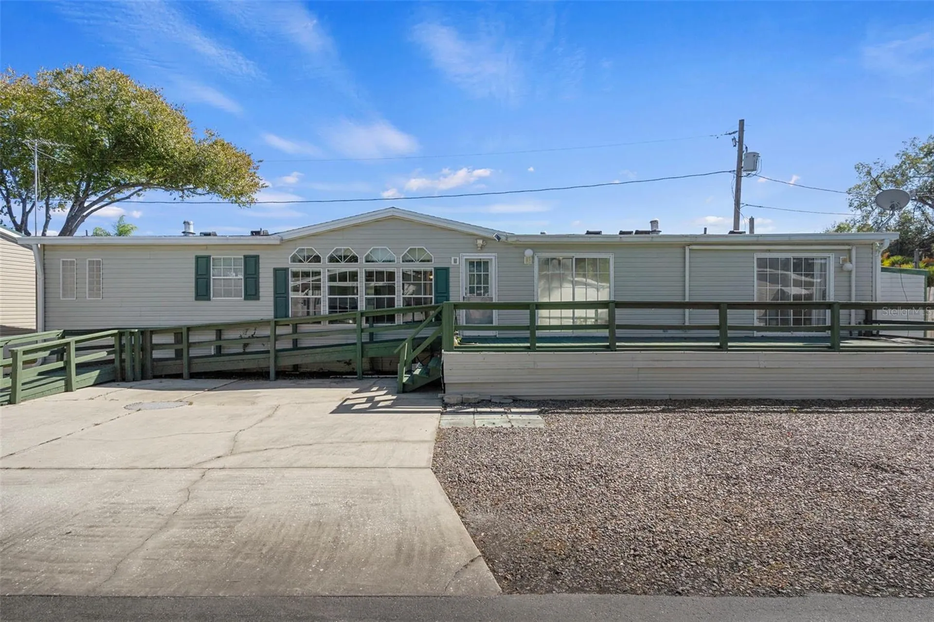 2005 Lake Linda Circle Lutz FL 33558