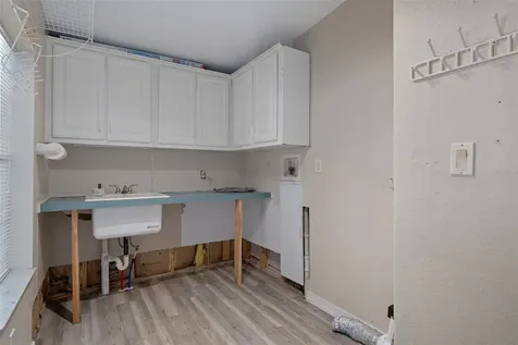 2005 Lake Linda Circle Lutz FL 33558