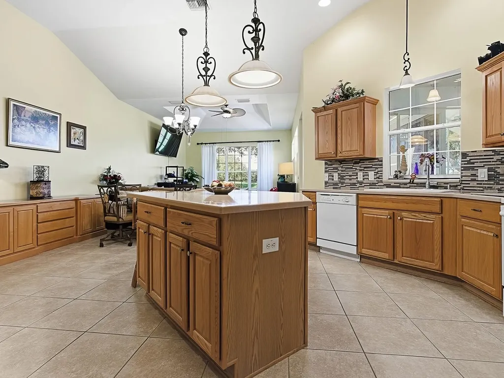 17627 SE 88th Covington Circle The Villages FL 32162