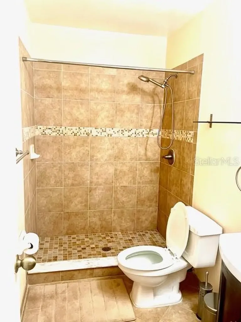 8214 Ambrose Cove Way Orlando FL 32819